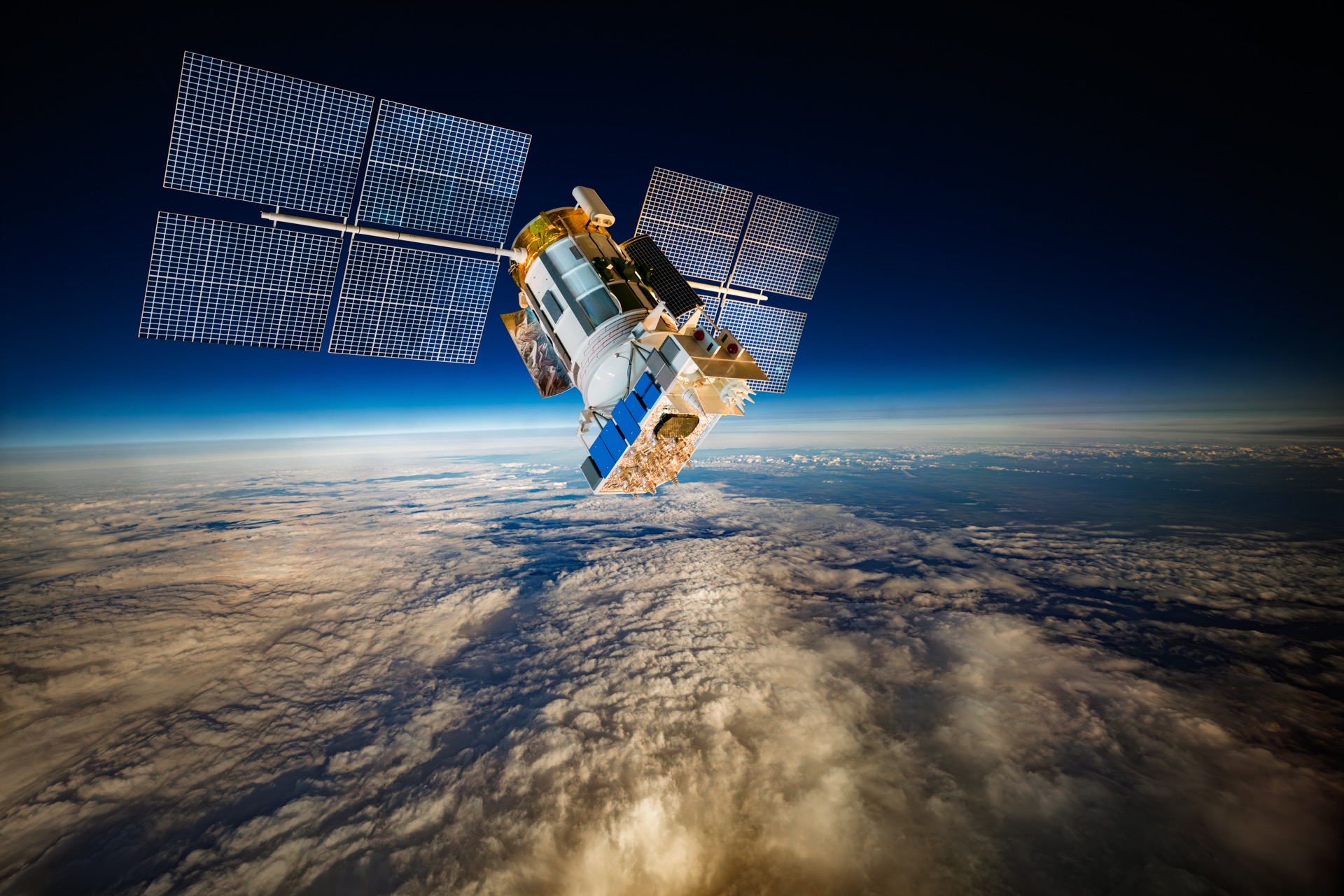Satellite connectivity above Earth